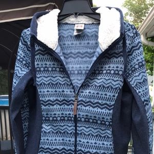 Cabela women’s fleece zip front sweater.